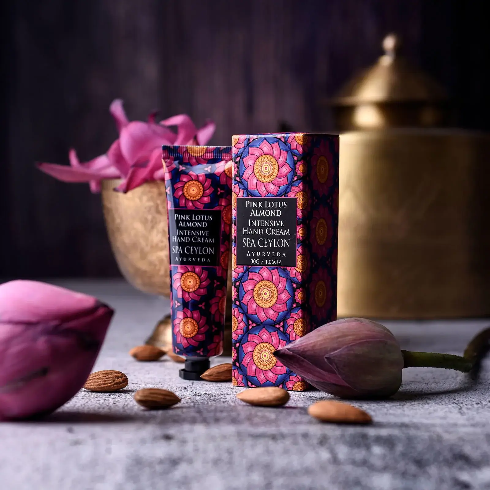 Pink Lotus Almond Intensive Hand Cream 30gr - Imagen 2